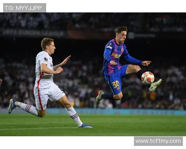 巴萨友谊赛惊险逆转曼城4-3争议判罚引发全场热议